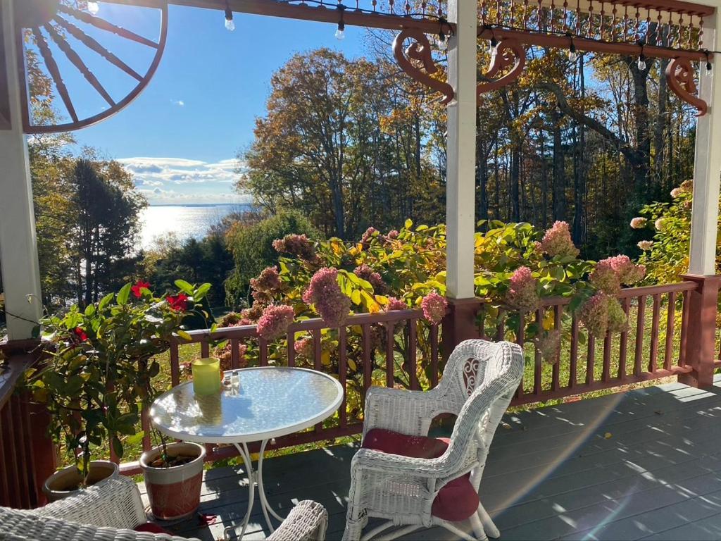 Victorian By The Sea Bed and Breakfast Lincolnville Eksteriør billede